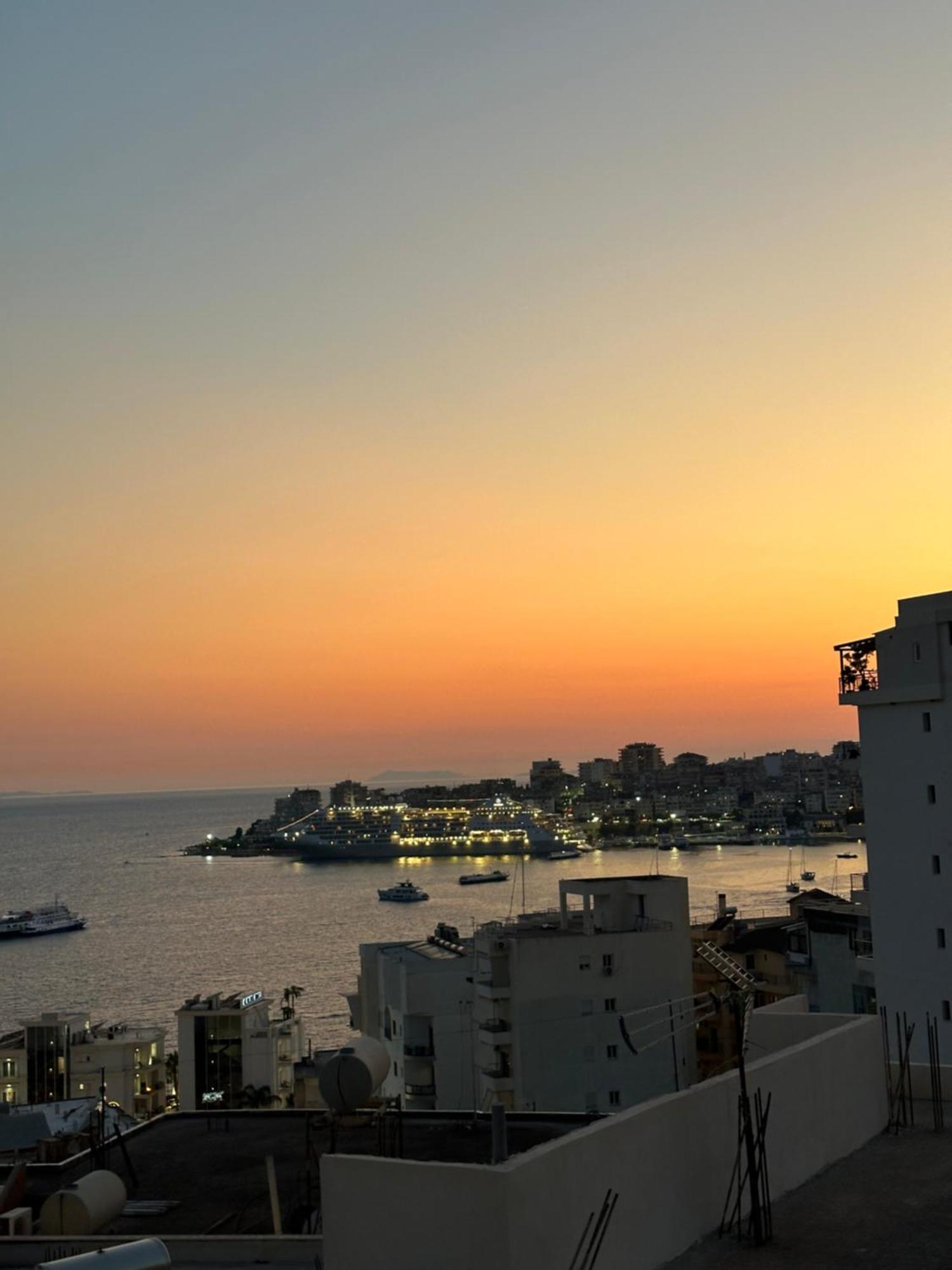 Io'S Apartments Sarandë Exteriör bild