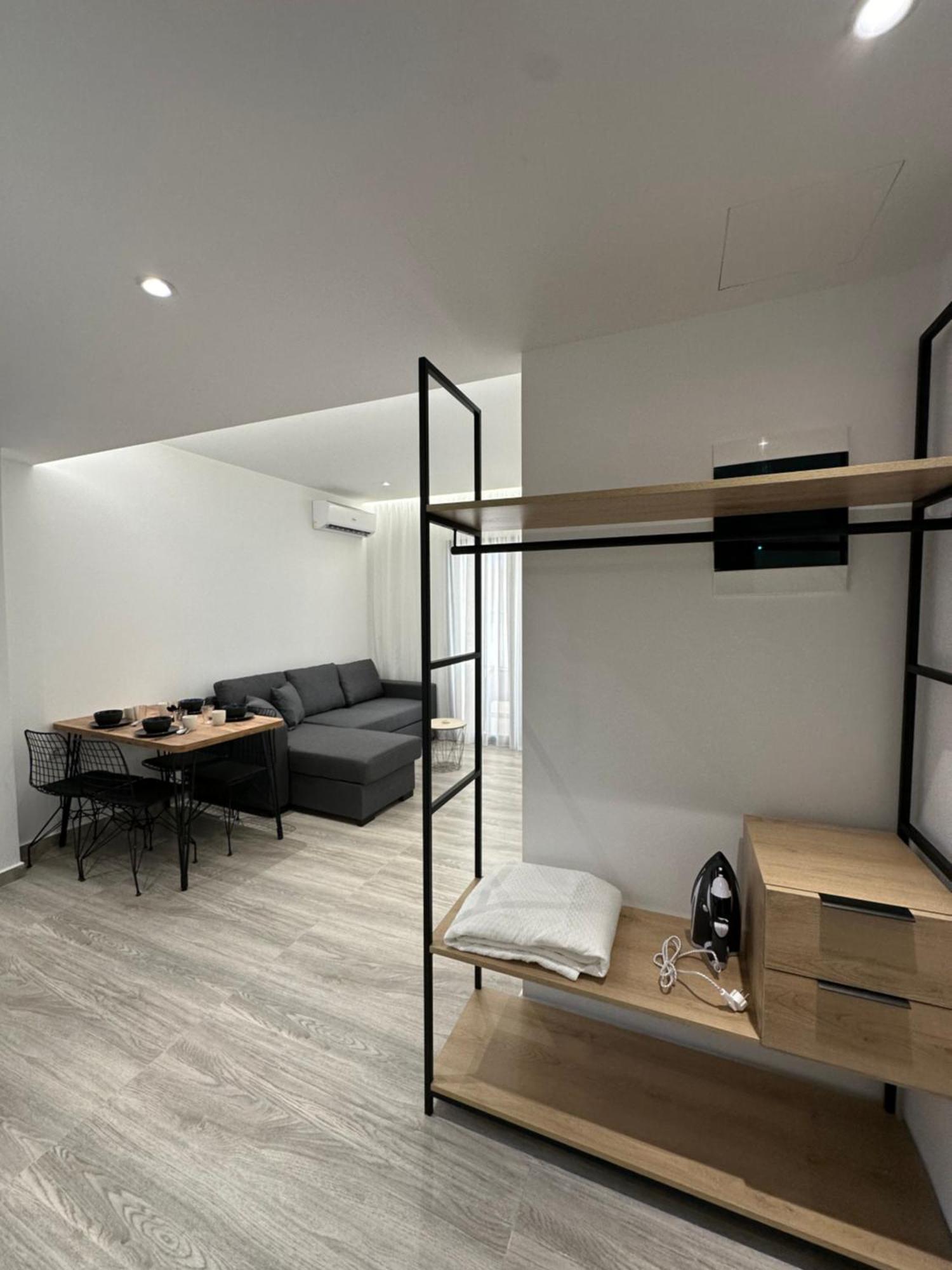 Io'S Apartments Sarandë Exteriör bild